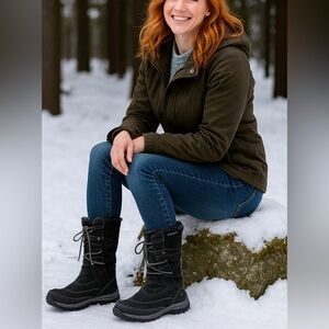 Wind River Women's Black lace up tall traction waterproof Winter Boots size 8